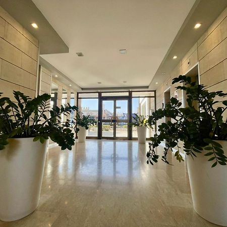 Sea View Suite In Makenzy Ларнака Экстерьер фото