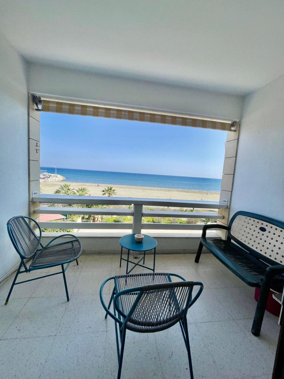 Sea View Suite In Makenzy Ларнака Экстерьер фото