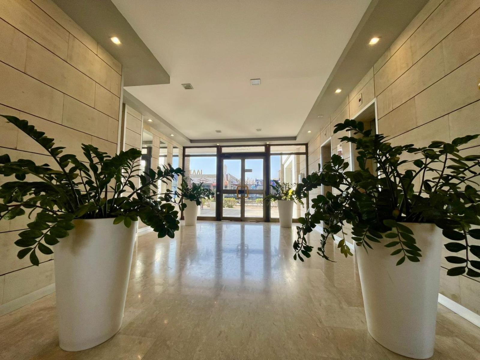 Sea View Suite In Makenzy Ларнака Экстерьер фото