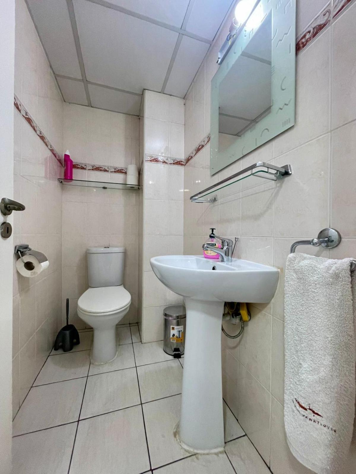 Sea View Suite In Makenzy Ларнака Экстерьер фото