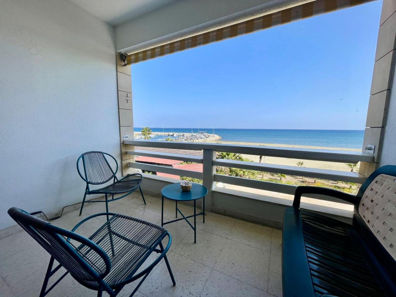 Sea View Suite In Makenzy Ларнака Экстерьер фото