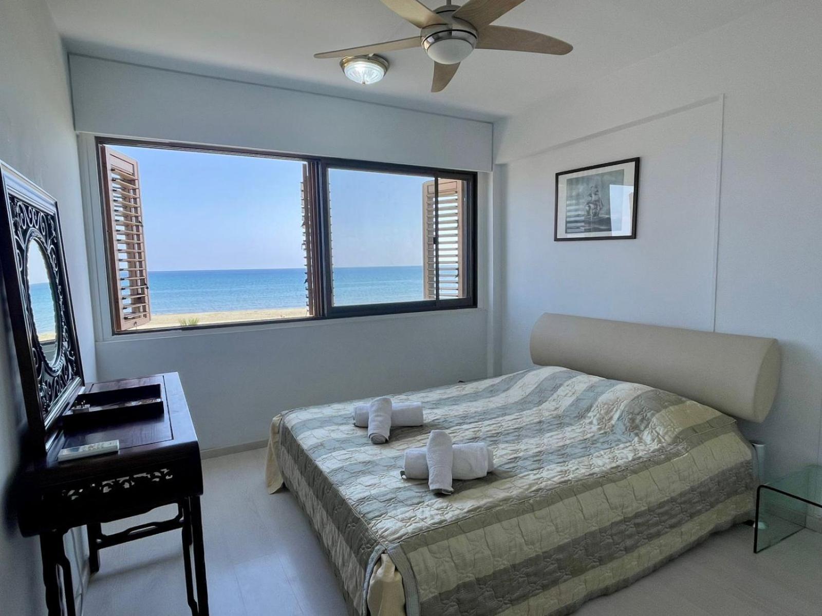Sea View Suite In Makenzy Ларнака Экстерьер фото