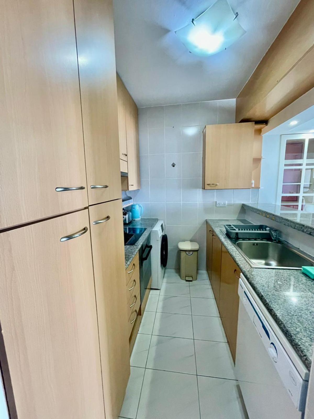 Sea View Suite In Makenzy Ларнака Экстерьер фото