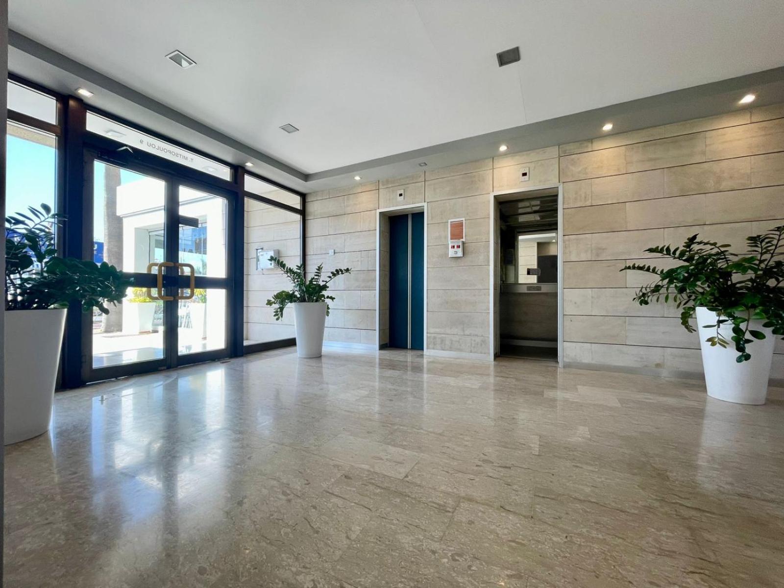Sea View Suite In Makenzy Ларнака Экстерьер фото
