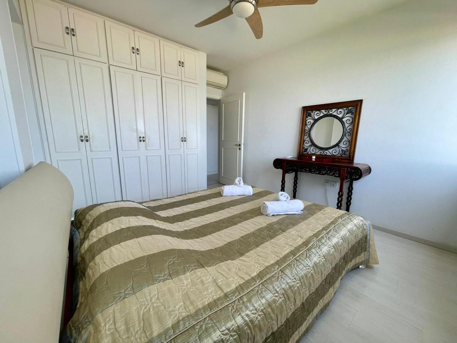 Sea View Suite In Makenzy Ларнака Экстерьер фото