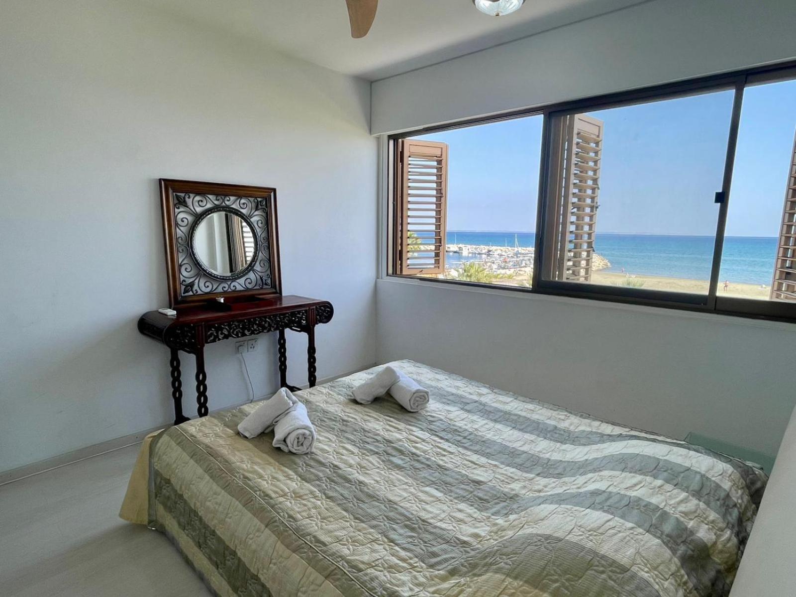 Sea View Suite In Makenzy Ларнака Экстерьер фото