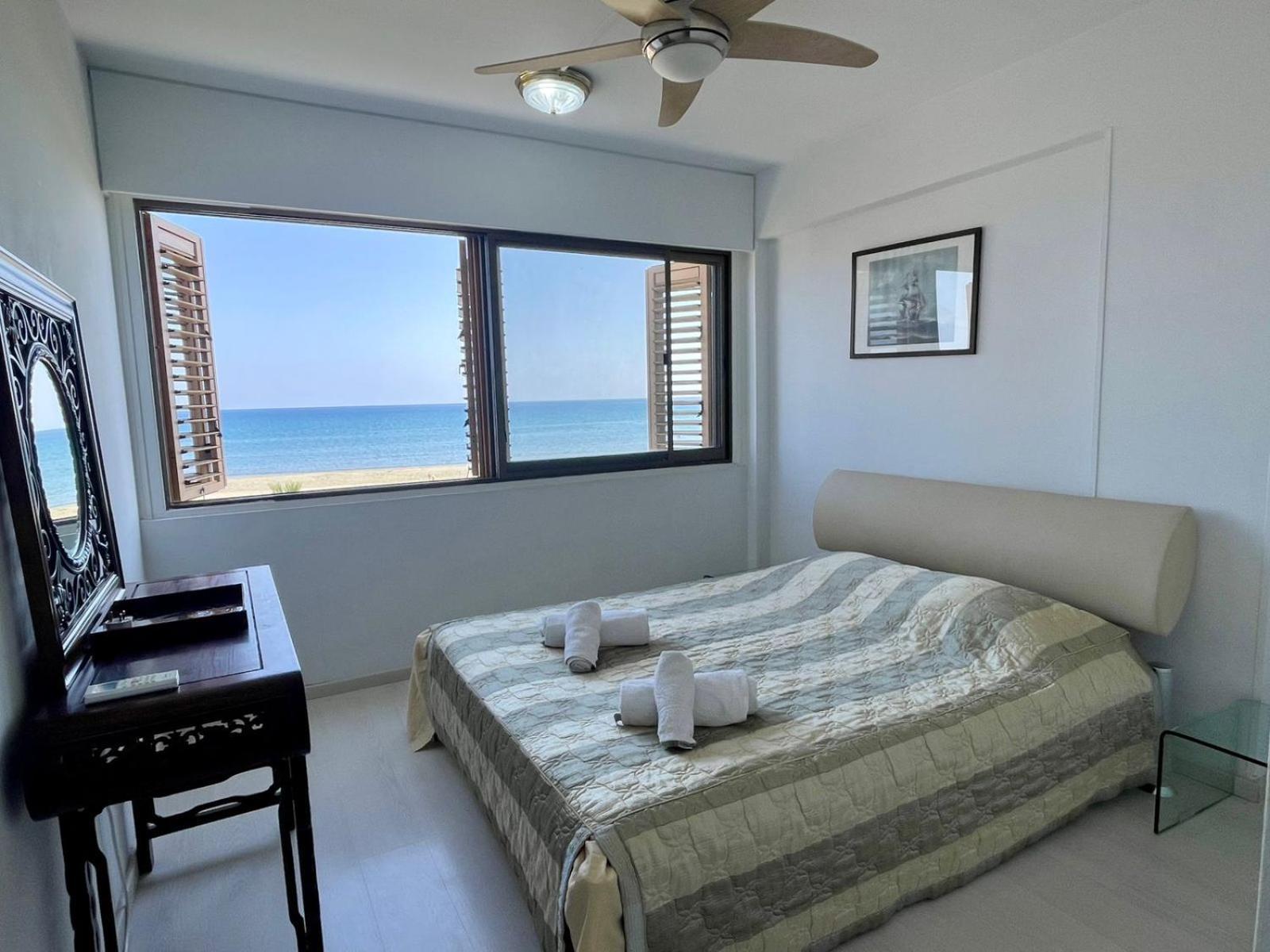 Sea View Suite In Makenzy Ларнака Экстерьер фото